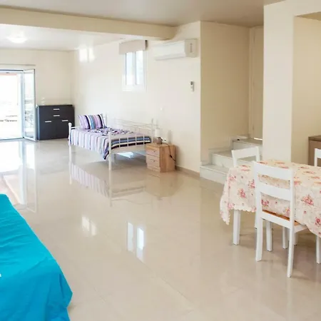 Hermes Villa *
